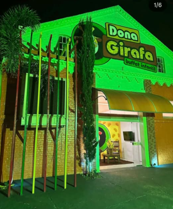 Fachada do Buffet Dona Girafa